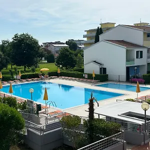 Apartment Villaggio Luna Swimmingpool- Agenzia Cocal, Caorle